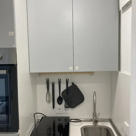 Lägenhet Modernes City-apartment Mit Balkon & Weitblick - Zentrale Lage In *