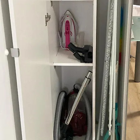 Modernes City-apartment Mit Balkon & Weitblick - Zentrale Lage In *