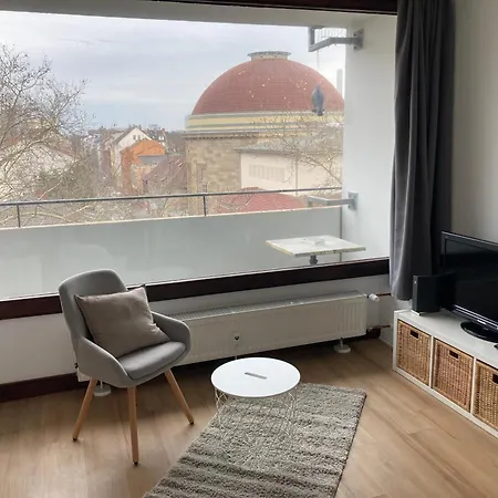 Modernes City-apartment Mit Balkon & Weitblick - Zentrale Lage In *
